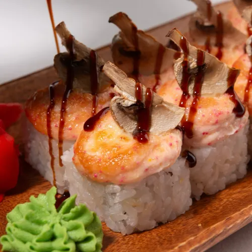 Запеченный с шампиньонами и крабом