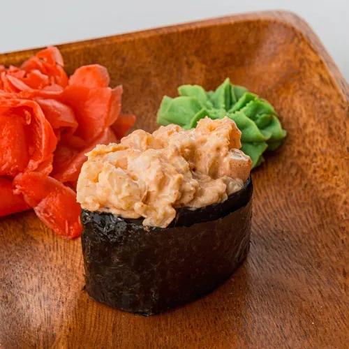 Спайси суши с тигровой креветкой